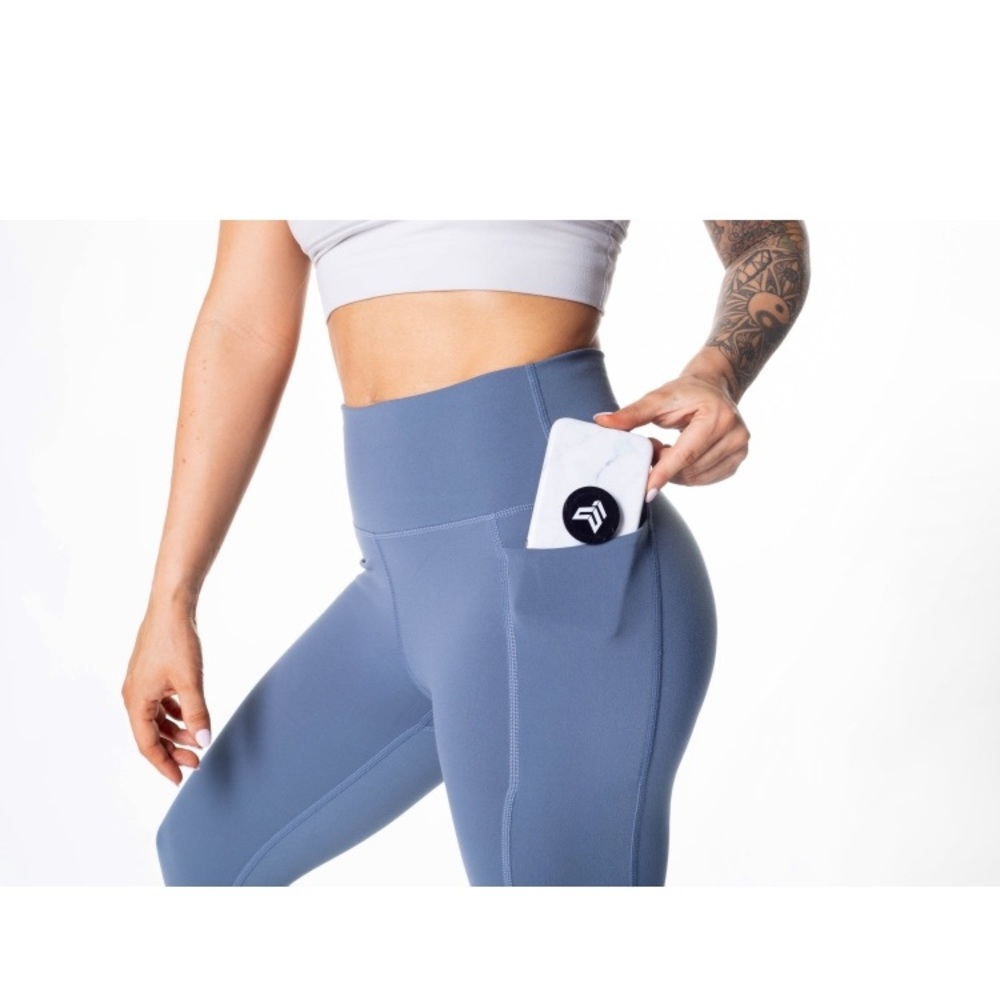 Strong physiquez crop pebble leggings